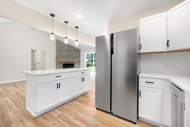 Foto del edificio - 7933 Basswood Pl