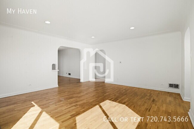 Building Photo - 2015 Gray St