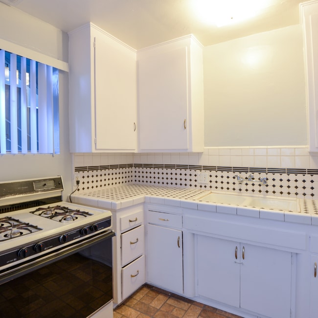 Foto del edificio - Convenient Downstairs 2-Bedroom Unit in Sun Valley!