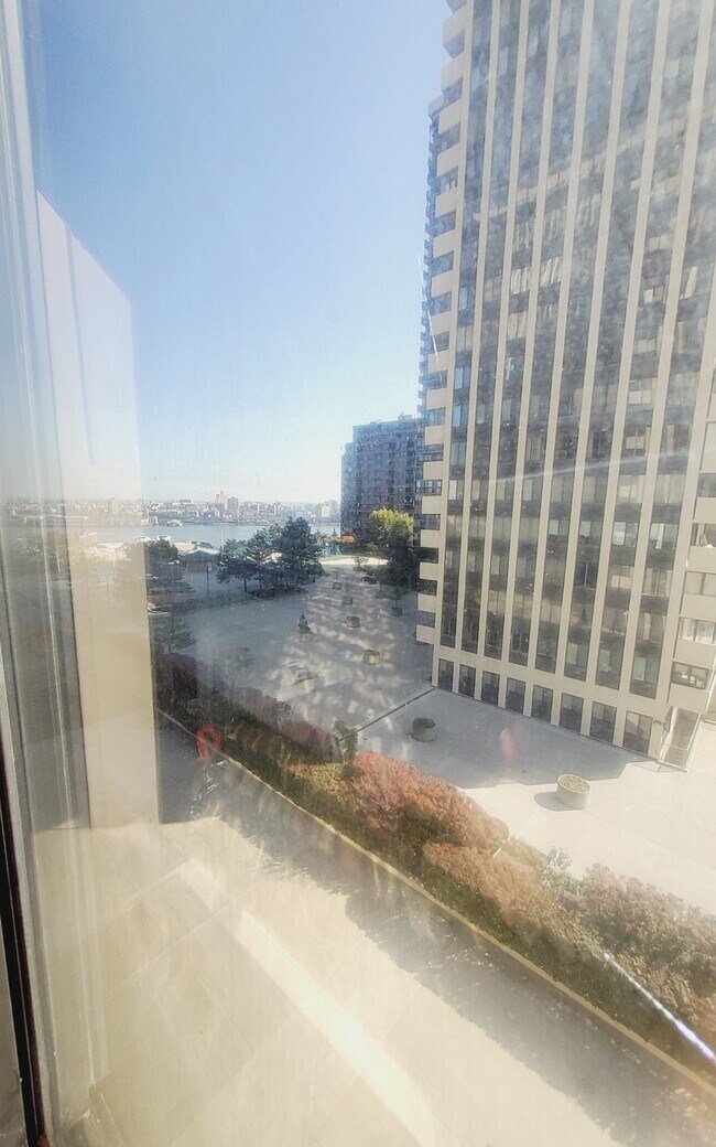 300 Winston Dr Unit 517, Cliffside Park, NJ 07010 Apartments in