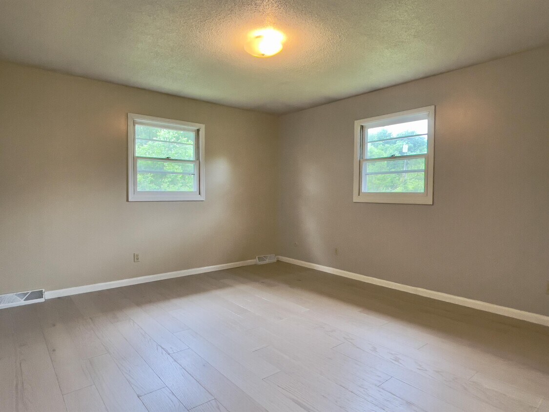 2034 Austin Dr, Springfield, IL 62704 House Rental in Springfield, IL