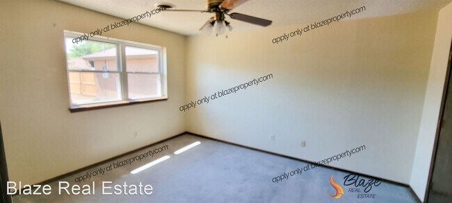 Foto del edificio - 3 br, 2 bath House - 8618 Wilshire