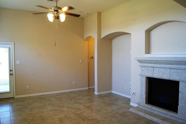 Foto del edificio - 11011 Royale Ridge Ln