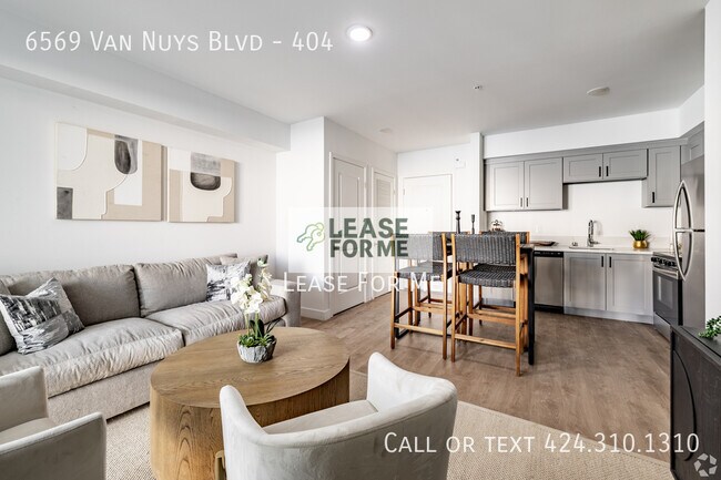 Building Photo - 6569 Van Nuys Blvd