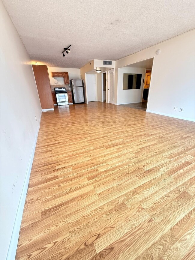 Photo - 16710 NE 9th Ave Townhome