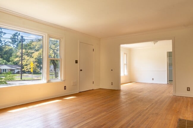 Foto del edificio - Prime Location in the Heart of Tyler- Move -in Ready!