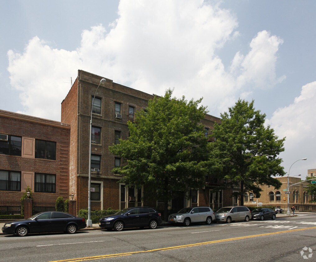 Building Photo - Parkhurst Arms