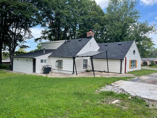 Building Photo - 7838 James a Reed Rd
