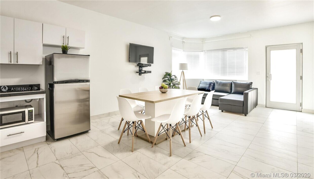 Foto del edificio - 7610 Harding Ave