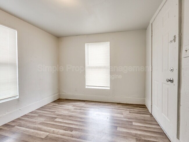 Building Photo - 2413 S Youngs Blvd