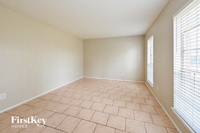 Building Photo - 1219 Briarmead Dr