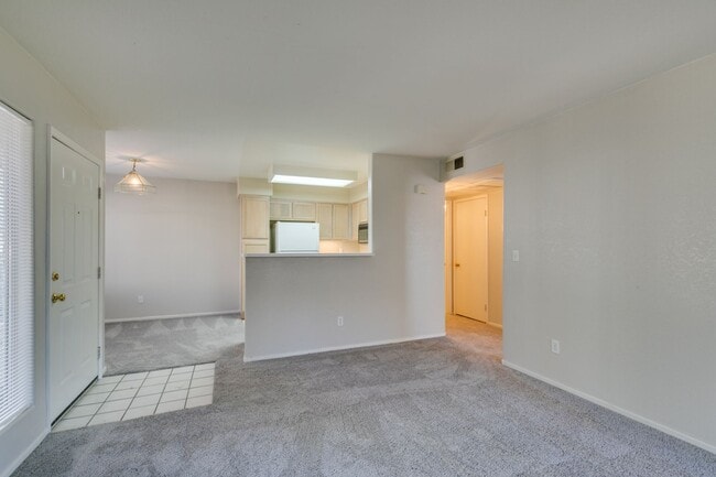 Foto del edificio - 5211 Caspian Springs Dr