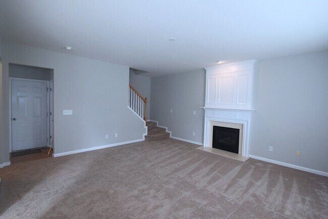 Foto del edificio - Well maintained 4 bedroom home with a golf...