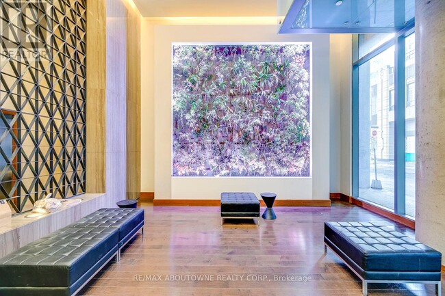 Building Photo - 8 Mercer St