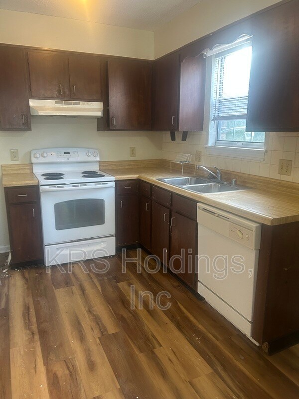 Foto del edificio - 1181 Rosedale Dr