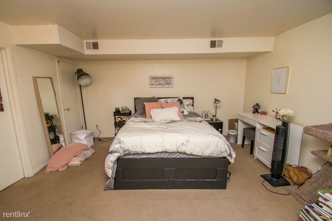 Building Photo - 3 br, 2 bath  - 2995 Euclid Ave Apt 3