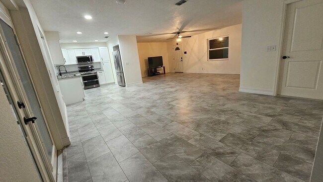 Building Photo - 741 Fairhaven St NE