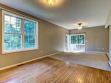 Building Photo - 28 Ptarmigan Dr