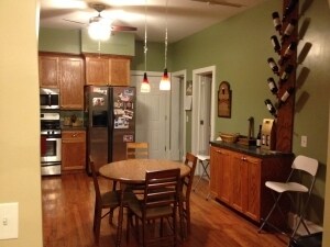 Primary Photo - 2021 W Addison St