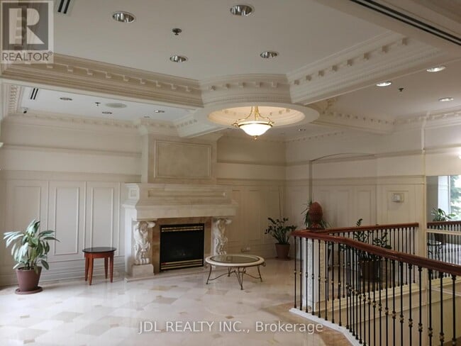 Building Photo - 18-1118 Sommerset Way