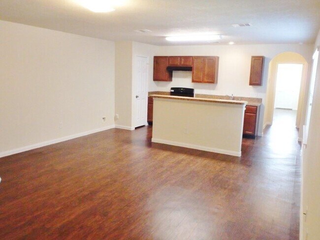 Building Photo - 5571 Plantation Forest Dr
