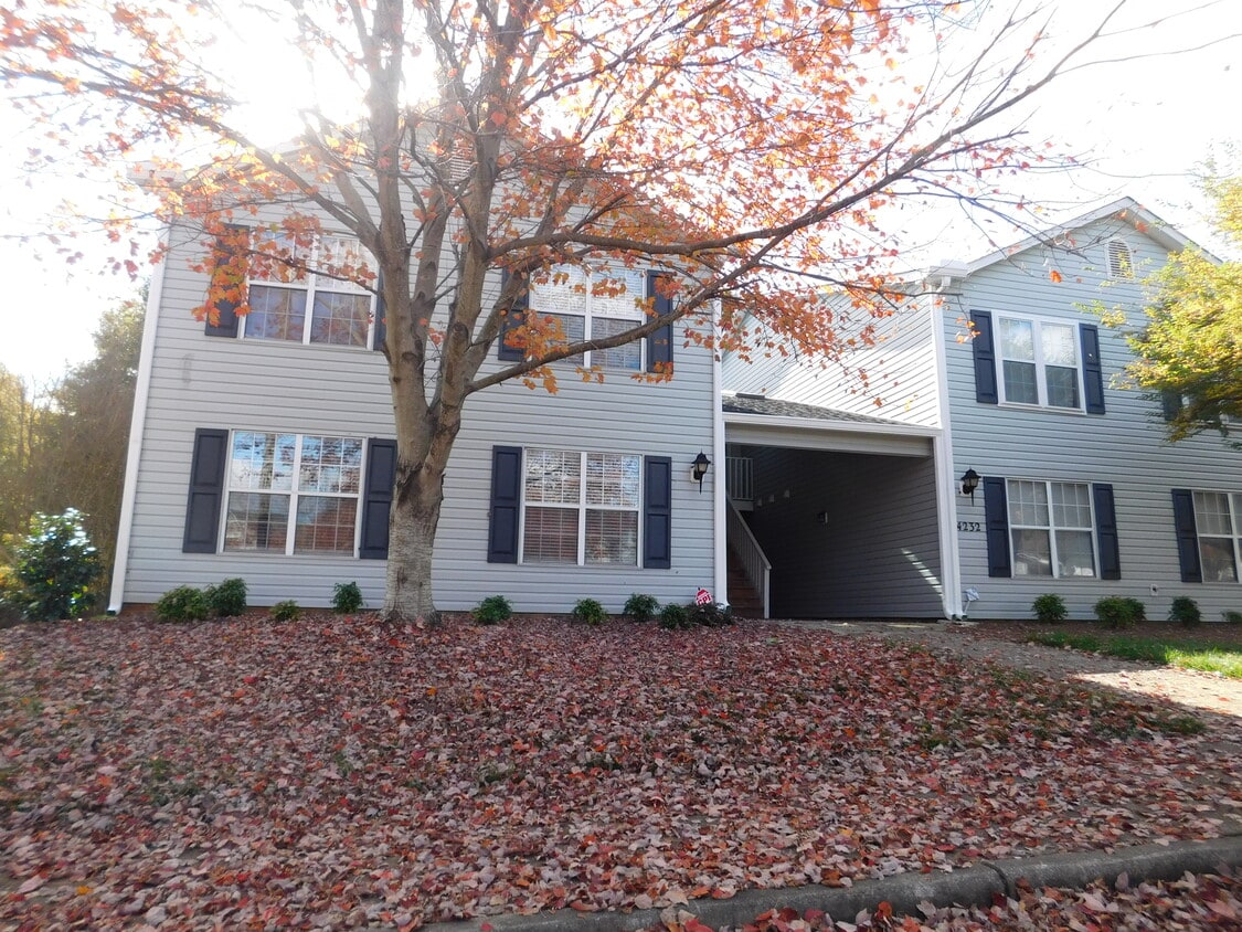 4232 Edith Ln Unit B, Greensboro, NC 27409 Condo for Rent in