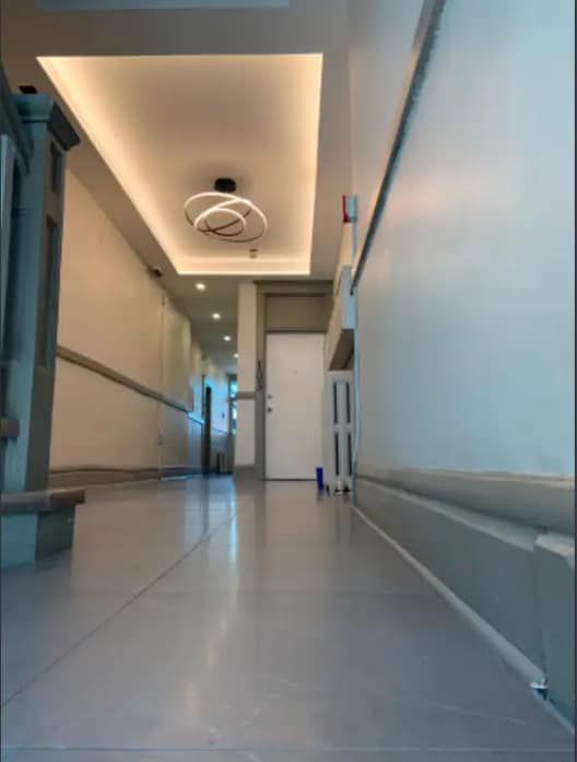 Building Photo - Must See 2 Bdrm at the Corner of Main and Victoria.