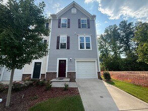 Building Photo - 1130 Romeria Dr