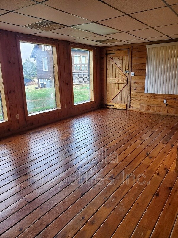 Building Photo - 2440 W Allens Bridge Rd