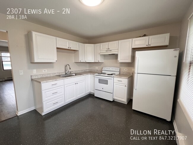 Building Photo - 2307 Lewis Ave
