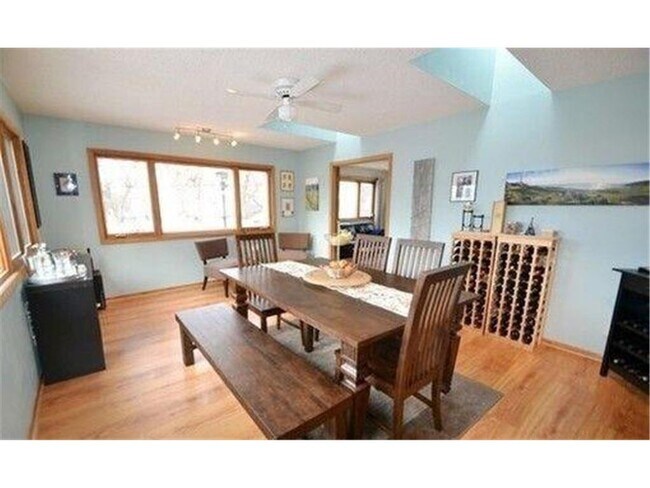Foto del edificio - 3352 Xenwood Ave S