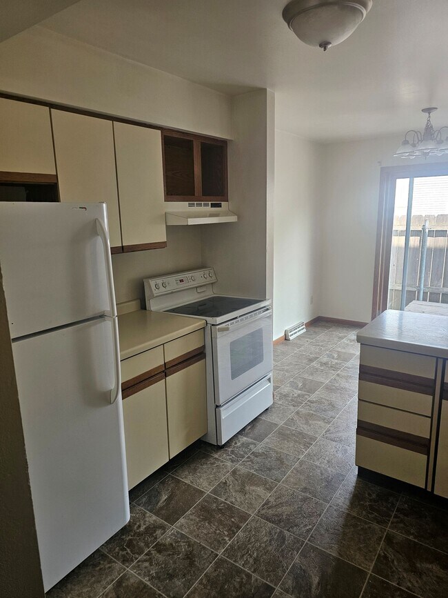 cocina - 741 Aspen Ave