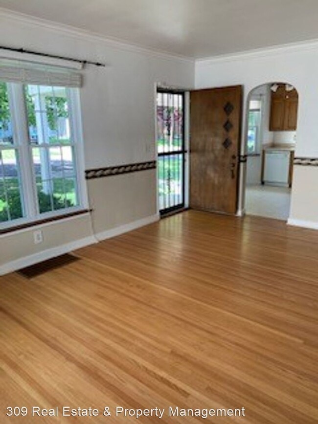 Building Photo - 4 br, 2 bath House - 1008 E Seneca Pl