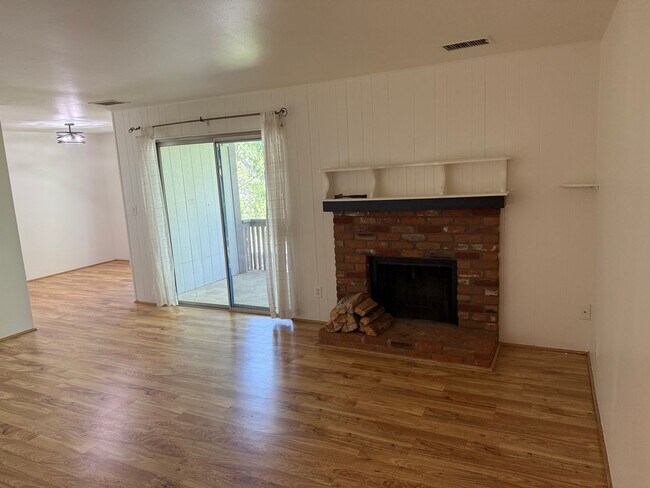 Foto del edificio - Stylish & Convenient 1-Bedroom Condo in Pr...