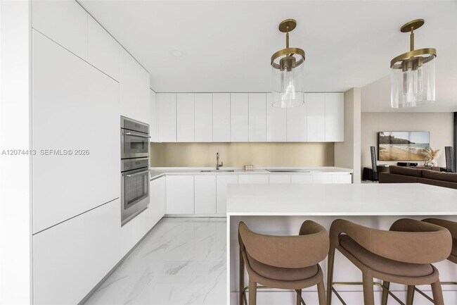 Foto del edificio - 700 NE 24th St