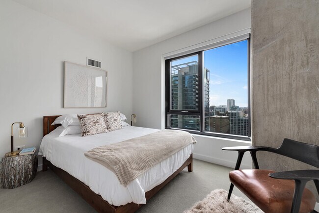 Foto del edificio - 829 N Clark St