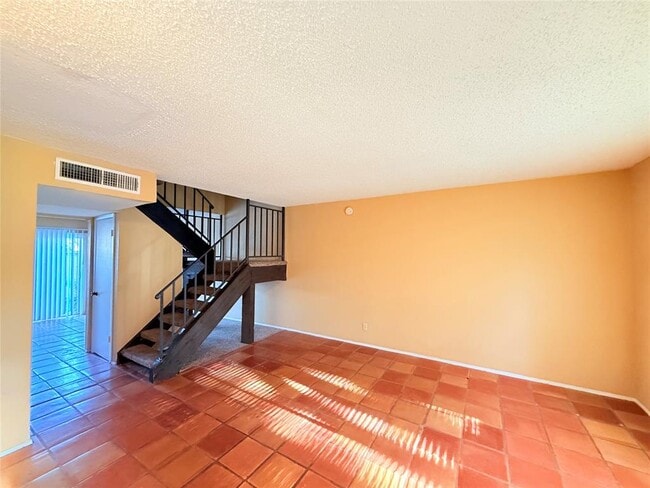 Building Photo - 9611 Blue Creek Ln