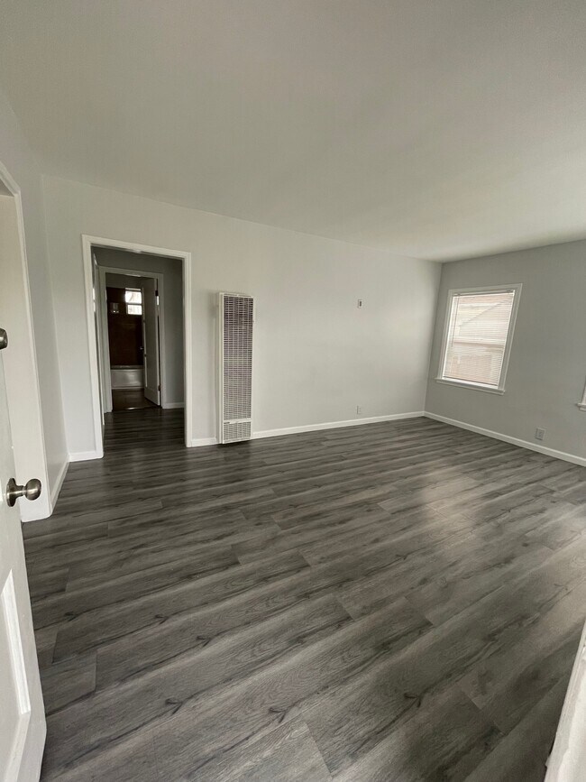 Foto del edificio - 15223 Atkinson Ave