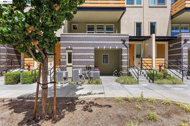 Building Photo - 2071 Mahuron Cir