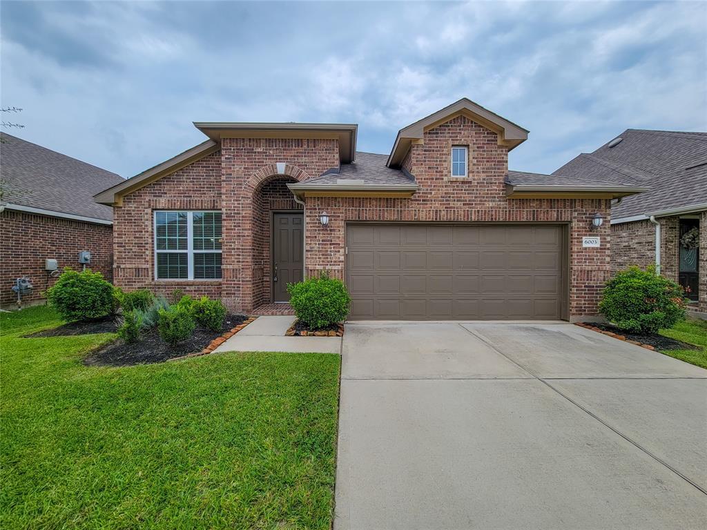 Foto principal - 6003 Skylar Meadows Ct