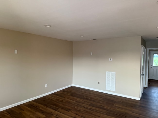 Building Photo - 105 Robins Way