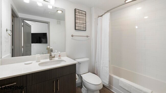 Building Photo - 1001 S Center St