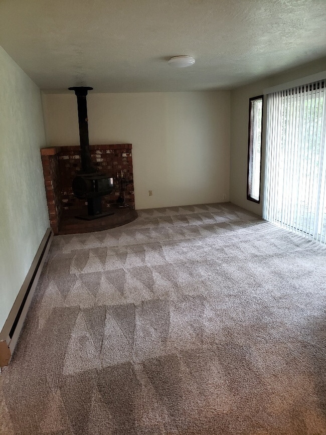 Foto del edificio - STATUS: RENTED- | R35 |$1895.00 + $100 uti...