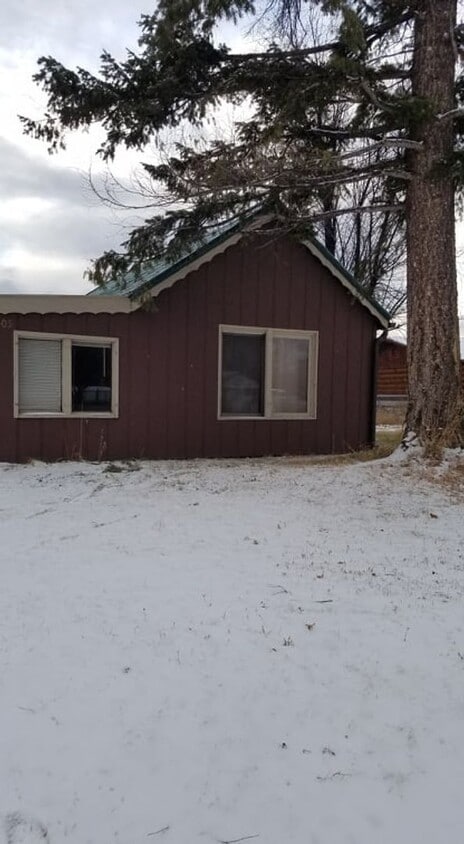 Primary Photo - Engle-House in Polson with Large yard