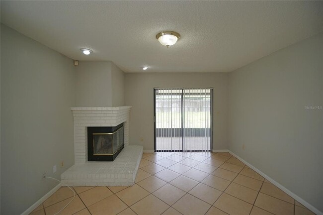 Foto del edificio - 8755 Hampden Dr