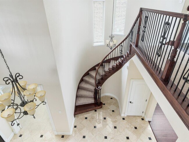 Building Photo - 2605 Creekside Pl