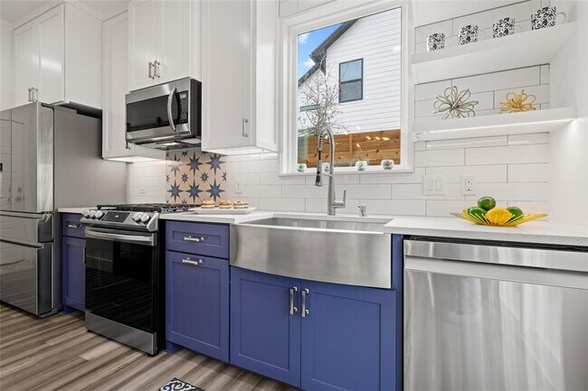 Foto del edificio - 2102 E 2nd St