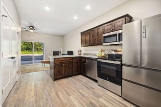 Building Photo - 3861 W Univ St