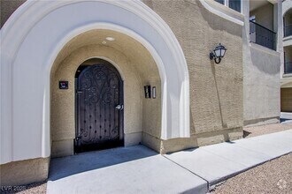 Building Photo - 2555 Hampton Rd