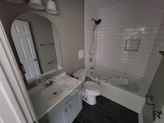 Foto del edificio - 350 Ross Ave